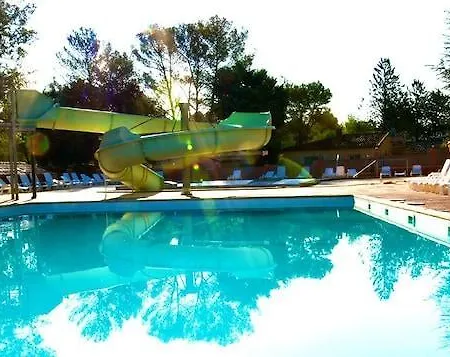 Camping Les Cadenieres Hotel 4*