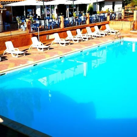Camping Les Cadenieres Hotel
